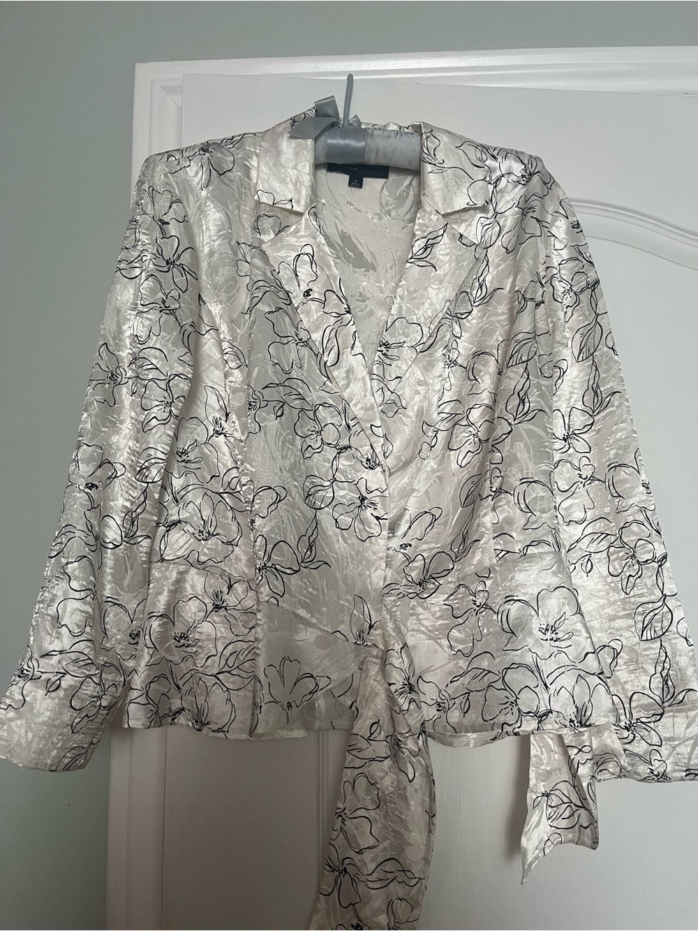 Jones New York Cream Floral Satin Blouse